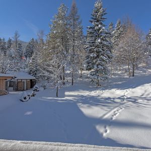 Genießen Sie die Ruhe und den herrlichen Balkonausblick im Winter